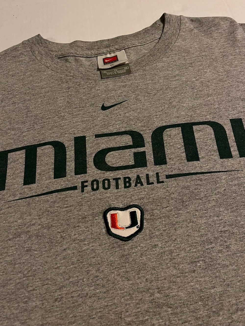 VTG 90’s Nike University Miami Hurricanes Football Embroidered Patch T-Shirt XL